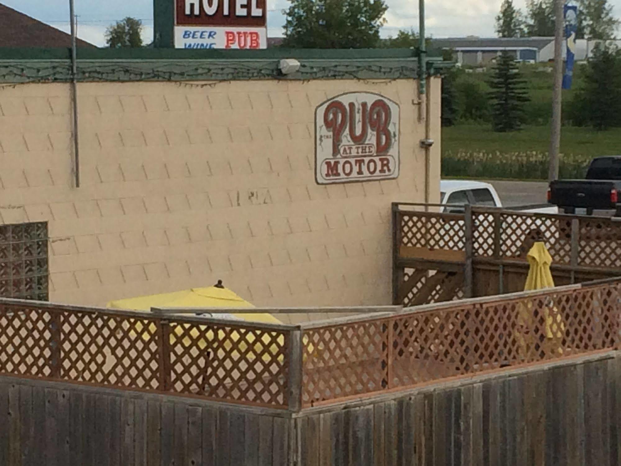 Esterhazy Motor Hotel Екстериор снимка